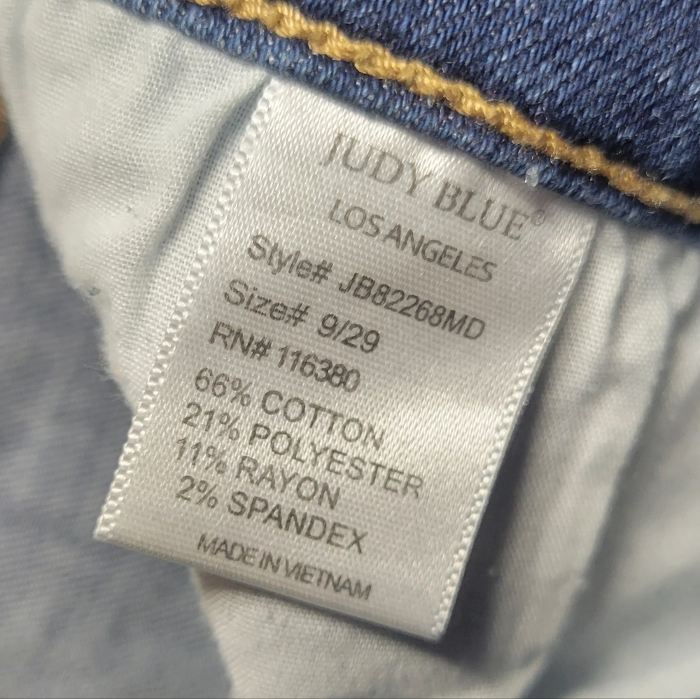 Judy Blue Distressed Skinny Jean Capris - Picture 5 of 6